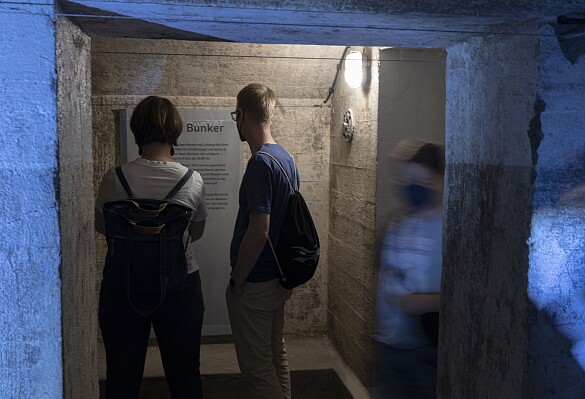 Der Erdbunker von 1940/41 unter dem Schulhof