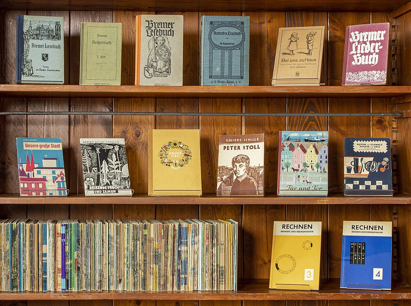 Bremer Schulbücher im Bibliotheksbestand