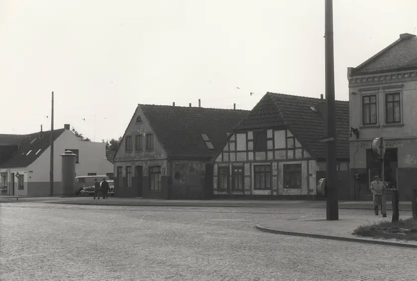 B&auml;uerliche H&auml;user an der heutigen Stresemannstra&szlig;e